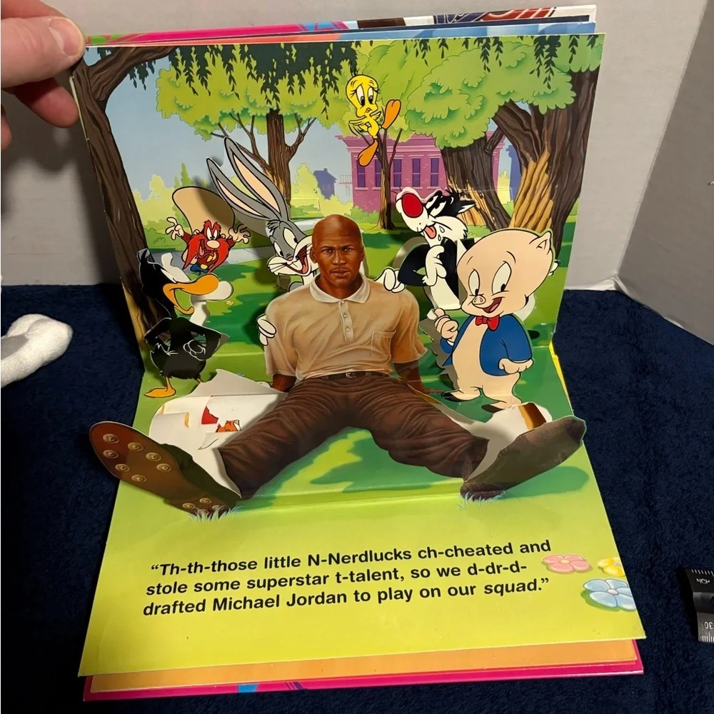 1997 Space Jam Pop Up Book Michael Jordan Loony Tunes Squad Collector Bugs Bunny